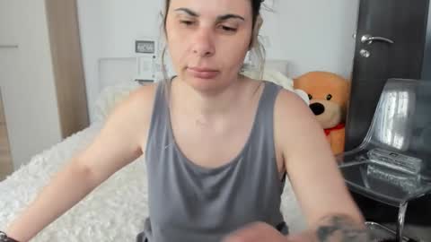 eroticsensualkitty4u online show from April 22, 8:06 am