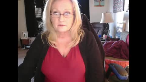 Snapshot of eroticsiren2 chatting on February 21, 8:27 pm EroticSiren2 online show from February 21, 8:27 pm