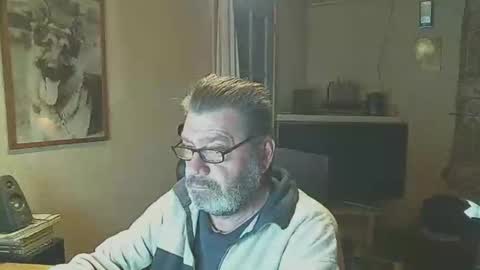 Erwins room welcome sound on online show from January 24, 1:35 am