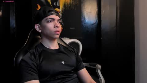 Eryon online show from December 2, 11:15 am