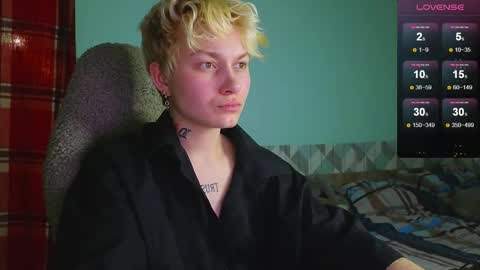 esajukyy online show from December 14, 2:53 pm