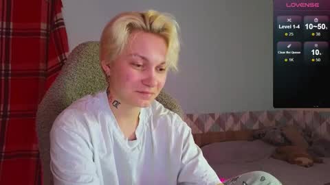 esajukyy online show from January 27, 11:00 am