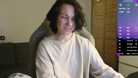 esajukyy online show from March 10, 2:22 pm