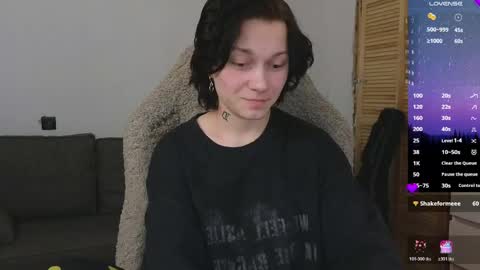 esajukyy online show from April 21, 3:17 pm