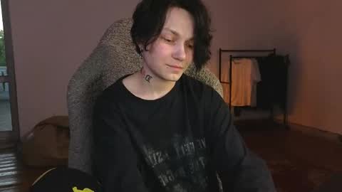 Snapshot of esajukyy chatting on June 4, 3:07 pm esajukyy online show from June 4, 3:07 pm