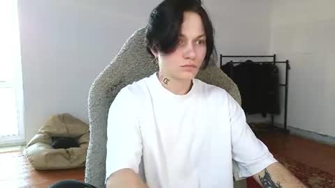 Snapshot of esajukyy chatting on July 1, 11:56 am esajukyy online show from July 1, 11:56 am