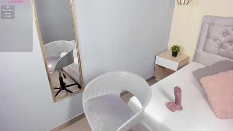 Escarlet online show from February 20, 11:43 am