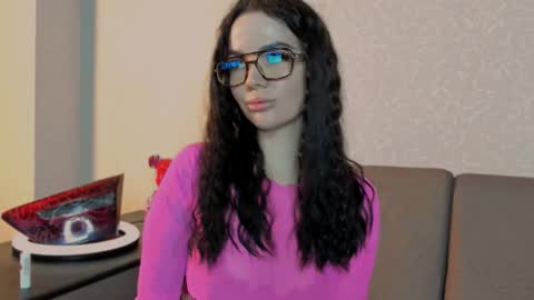 Snapshot of esenya_mur chatting on October 31, 10:05 am Esenya online show from October 31, 10:05 am