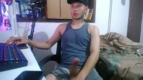 Snapshot of esjrobles chatting on December 13, 3:16 am Esteban online show from December 13, 3:16 am