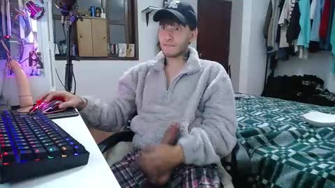 Snapshot of esjrobles chatting on January 21, 5:38 am Esteban online show from January 21, 5:38 am