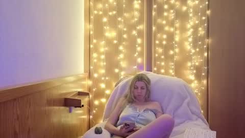 Snapshot of esma347866 chatting on March 6, 10:17 pm esma347866 online show from March 6, 10:17 pm