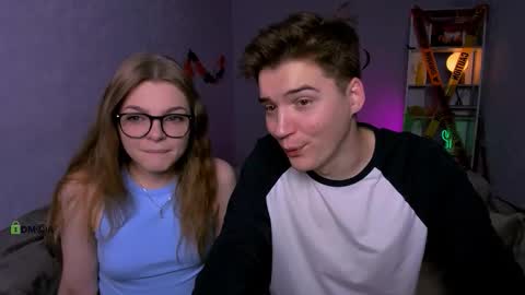 esma_shine online show from October 24, 7:10 pm