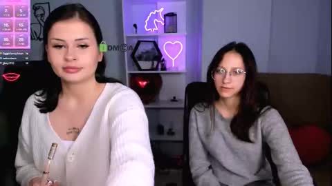 esma_shine online show from November 26, 8:21 pm