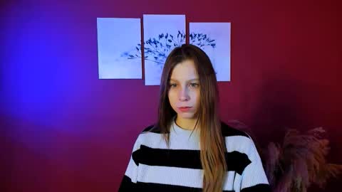 esme_moore_ online show from October 19, 8:59 am