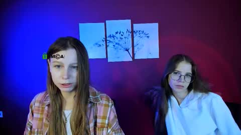 esme_moore_ online show from October 20, 8:48 am
