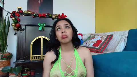 Esmeralda  online show from December 17, 3:51 pm
