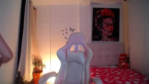 Esmeralda online show from January 8, 1:32 am