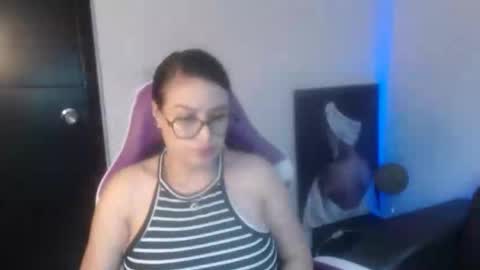 Esmeralda online show from March 10, 2:55 pm