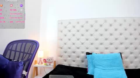 esmeralda  online show from February 16, 12:45 pm