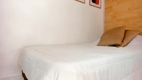 Snapshot of esmeralda__18 chatting on April 28, 8:14 pm Esmeralda online show from April 28, 8:14 pm