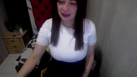 Snapshot of esmeralda_black chatting on June 23, 3:48 am esmeralda black online show from June 23, 3:48 am