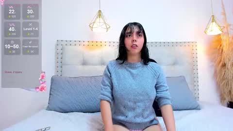 Esmeralda online show from December 4, 7:55 pm