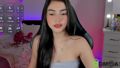 Snapshot of esmeralda_le chatting on June 7, 3:05 pm Esmeralda online show from June 7, 3:05 pm