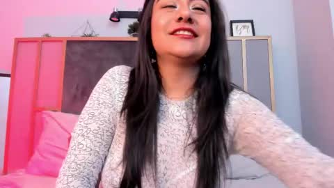 Snapshot of esmeralda_rose__ chatting on June 9, 4:57 am esmeralda_rose__ online show from June 9, 4:57 am