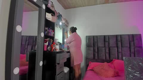 Perla online show from February 4, 4:40 am