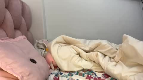 Snapshot of esmeraldalindsey chatting on March 5, 5:29 pm ESMERALDA online show from March 5, 5:29 pm