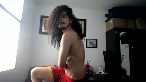 Snapshot of esnaider_man chatting on April 24, 8:00 pm Esnider online show from April 24, 8:00 pm