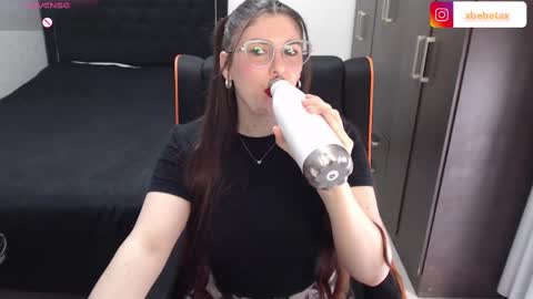 Xbebetax online show from November 1, 8:55 pm