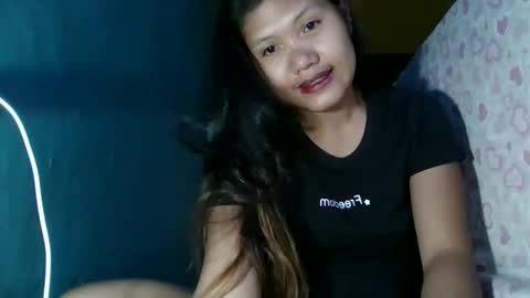 Snapshot of especialgirl_28 chatting on November 24, 5:56 pm especialgirl_28 online show from November 24, 5:56 pm