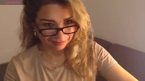 Juliana online show from January 1, 7:20 am