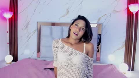 Snapshot of esperanzamora chatting on March 25, 12:11 pm esperanzamora online show from March 25, 12:11 pm