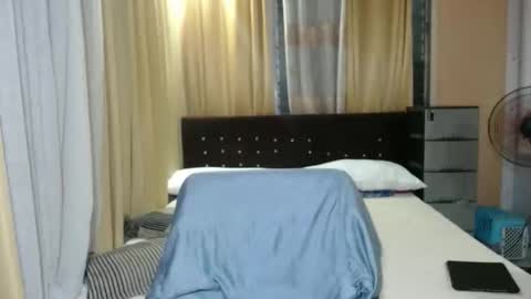 Snapshot of essabot chatting on January 18, 9:40 pm essabot online show from January 18, 9:40 pm