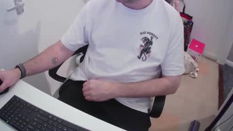 Snapshot of essex_wild chatting on January 6, 9:43 pm Morph online show from January 6, 9:43 pm