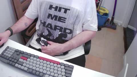 Morph online show from April 3, 7:34 pm