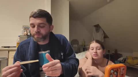 essexcouple online show from March 11, 12:38 am