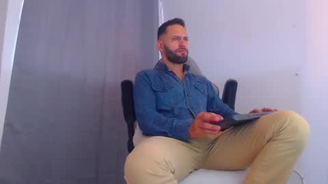 Snapshot of esteban7984068 chatting on January 12, 7:53 pm esteban online show from January 12, 7:53 pm