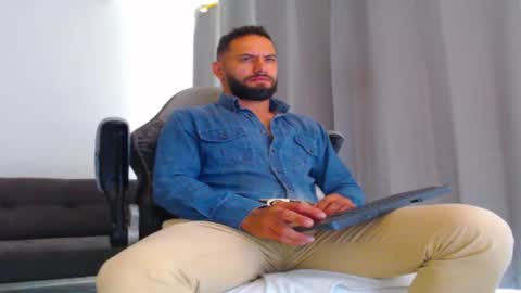 Snapshot of esteban7984068 chatting on November 13, 2:49 pm esteban online show from November 13, 2:49 pm