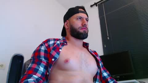 Snapshot of esteban7984068 chatting on May 14, 8:48 pm esteban online show from May 14, 8:48 pm