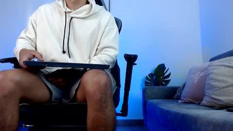 ESTEBAN online show from April 20, 11:02 am