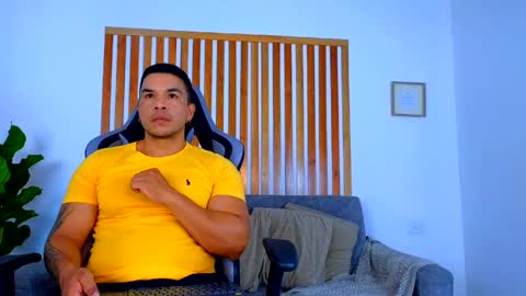 Snapshot of esteban_de_louise chatting on May 12, 11:07 am ESTEBAN online show from May 12, 11:07 am