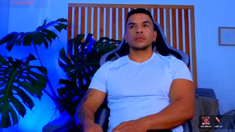 Snapshot of esteban_de_louise chatting on May 23, 1:11 am ESTEBAN online show from May 23, 1:11 am