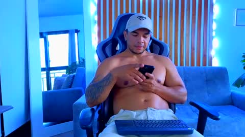 Snapshot of esteban_de_louise chatting on May 31, 7:48 pm ESTEBAN online show from May 31, 7:48 pm