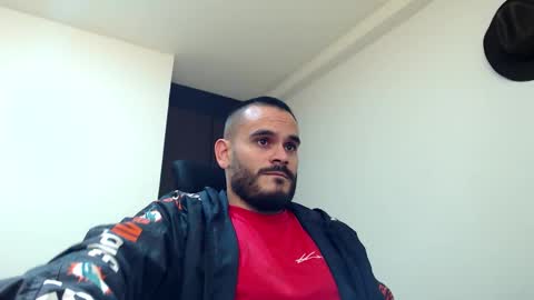 Esteban Fernandez online show from November 30, 8:13 pm