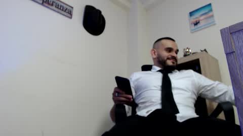 Esteban Fernandez online show from March 2, 6:14 am