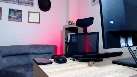 Esteban Fernandez online show from March 27, 6:41 am