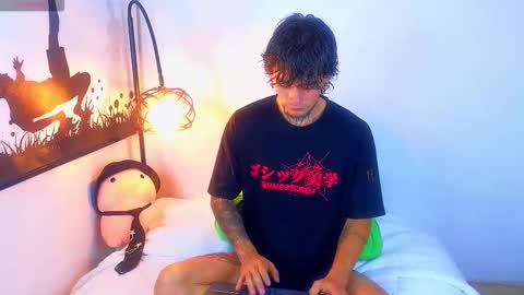 Esteban independent model online show from September 17, 7:32 am